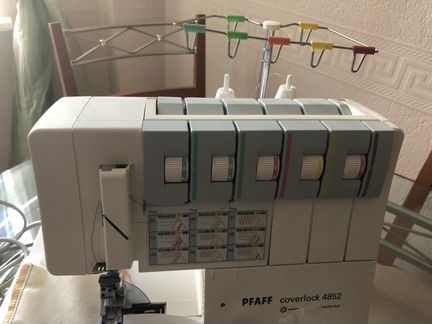 Coverlock Pfaff 4852