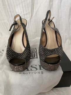 Босоножки в стразах на шпильках 38р