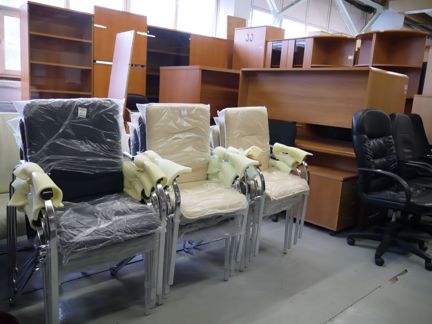Стул для совещаний и переговоров