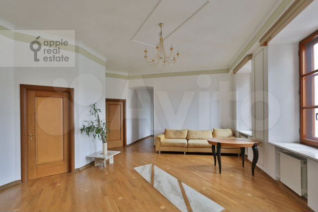 6-к. квартира, 140 м², 2/4 эт.