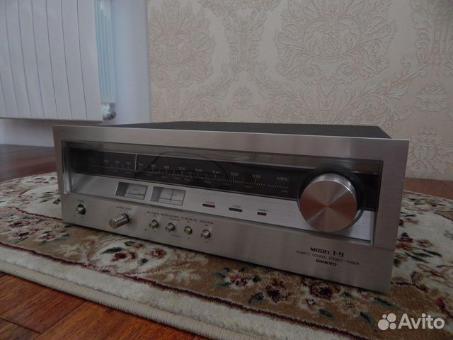 Тюнер Onkyo T-9