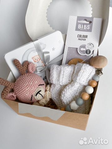 Грызунки, погремушки, пинетки, подарочные наборы