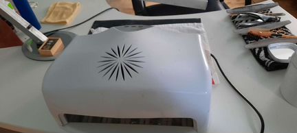 Лампа для ногтей