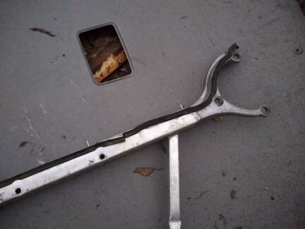 Траверса рамы audi A8 (D3,4E)