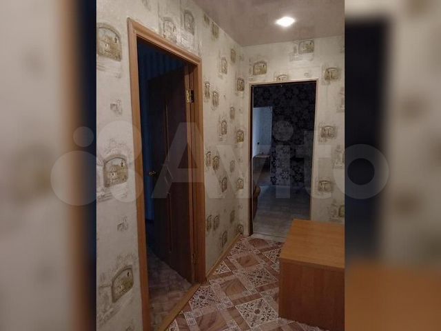 4-к. квартира, 60 м², 1/5 эт.