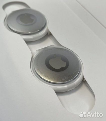 Apple AirTag на магните