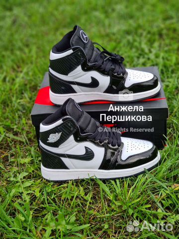 Air Jordan 1 Retro Mid Black/White