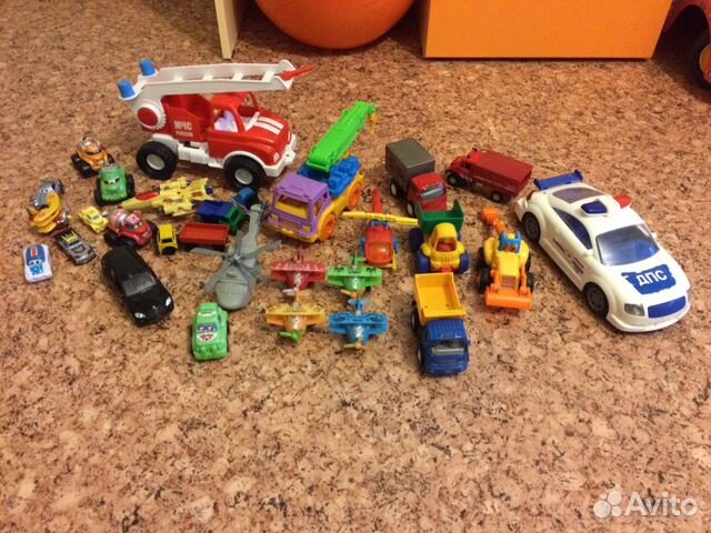 Игрушки машинки трансформер