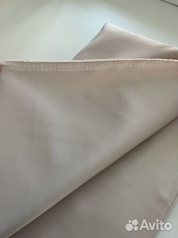 Отрез ткани атлас