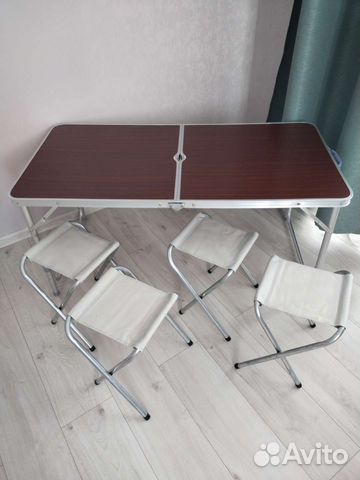 Стол складной с стульями