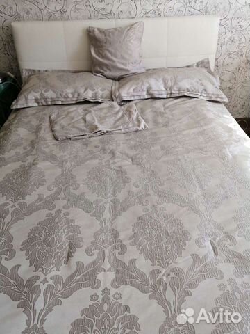 Покрывало + наволочки на декоративные подушки