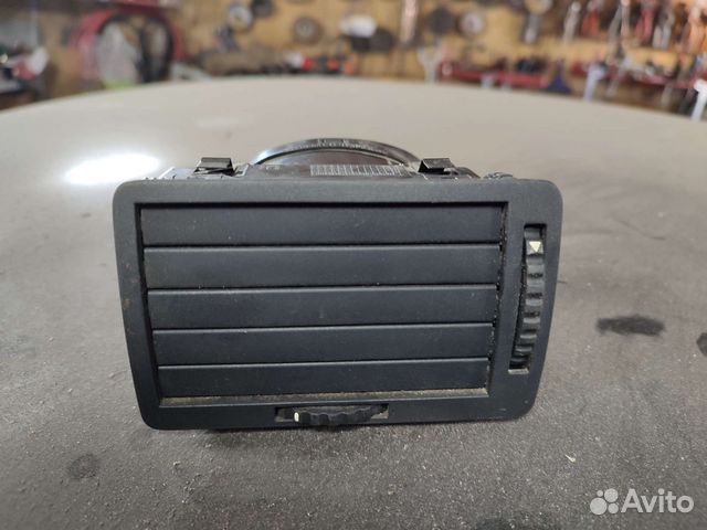 Левый дефлектор печки Skoda Octavia a4