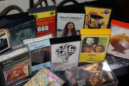 Аудиокассеты на фирменных лейблах