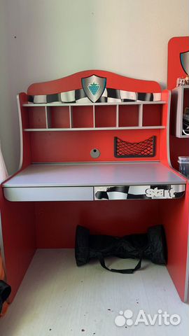 Продам мебельный гарнитур для детской комнаты