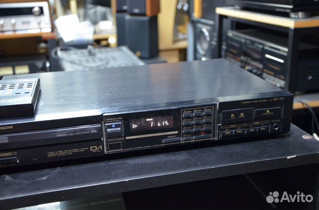 CD-проигрыватель Hitachi DA-405 пульт