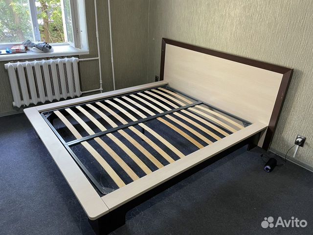 Кровать с матрасом 160200