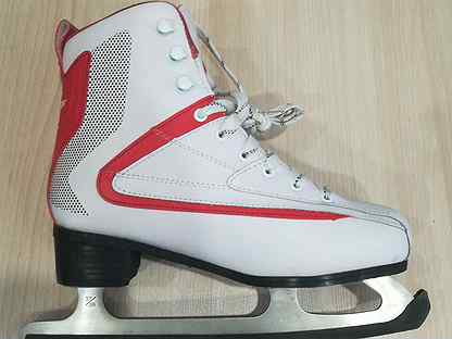 Bauer vapor apx2. Фигурные larsen white. Ботинки risport rf3 super. Коньки женские bella nordway. Коньки melior хоккейные.
