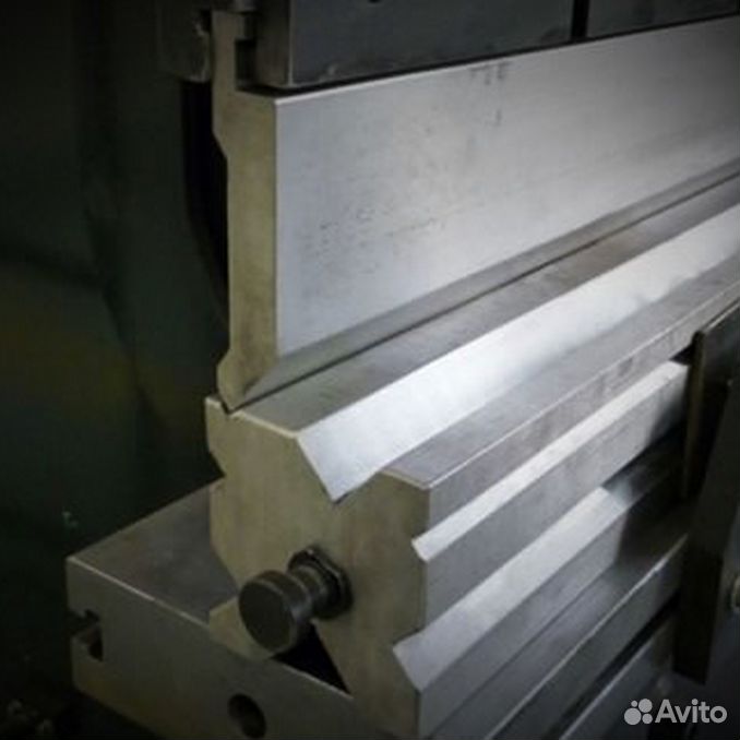 Пуансон гибочный biu-032 finn power. Rolleri гибочный инструмент. Гибочный станок для листового металла амада. Пуансон для листогибочный пресс. Пуансон и матрица для листогибочного пресса.