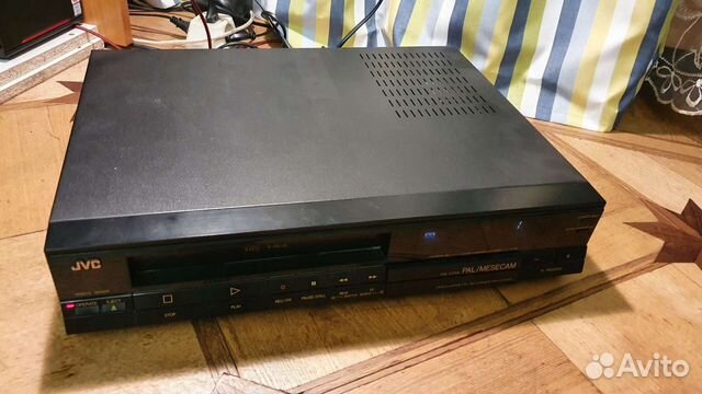 Видеомагнитофон JVC