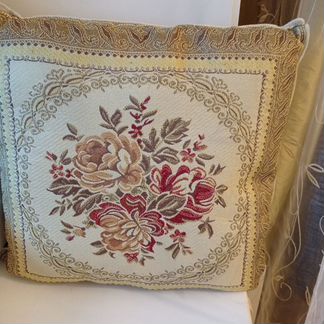 Подушка гобеленовая (думочка для дивана)