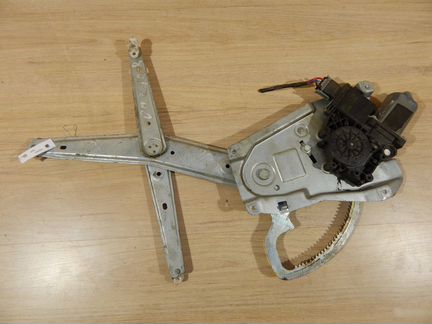 Стеклоподьемник передний правый Опель Омега Б