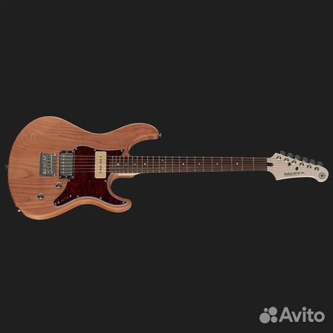 Электрогитара Yamaha + Аксессуары