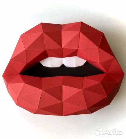Полигональные фигуры из бумаги «Губы»