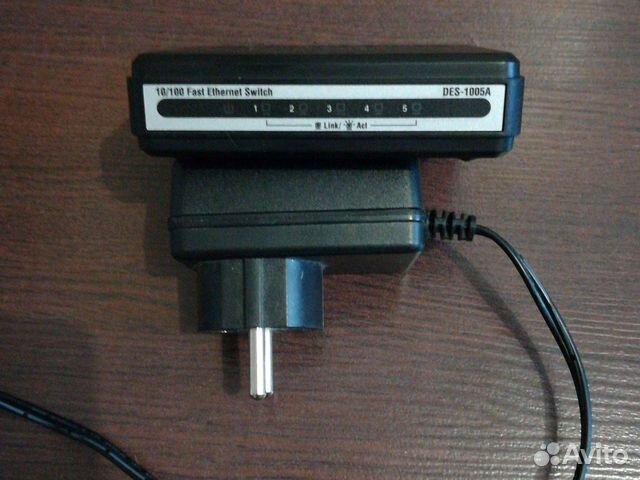 Коммутатор D-link DES-1005A