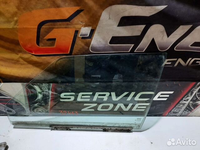 Стекло передней R и L двери Volvo 960