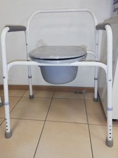 Санитарное кресло туалет