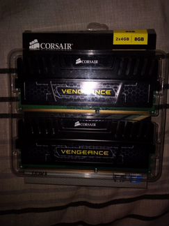 Комплект DDR3 Corsair Vengeance 2x 4гб 1600 dimm