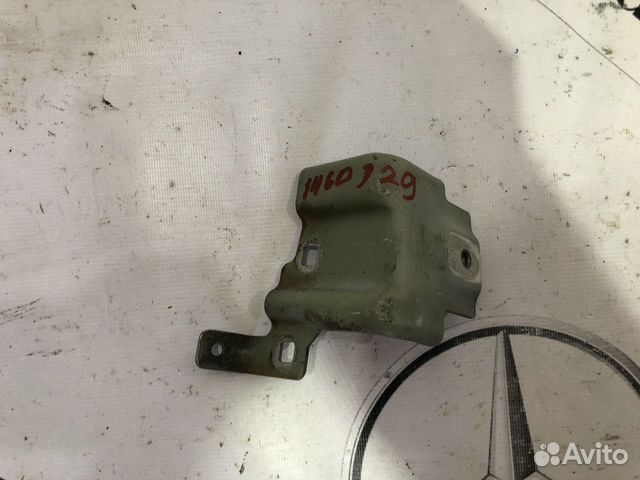 Кронштейн левого крыла Mercedes-Benz C217 W217