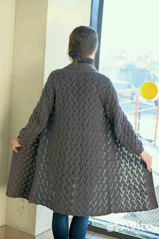 Вязальщица спицами