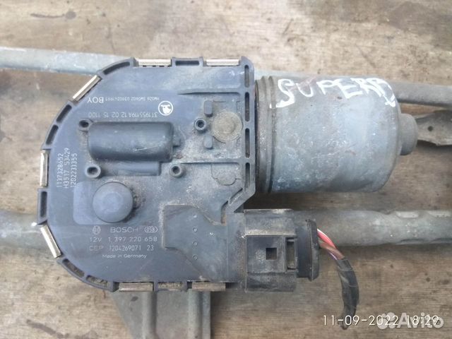 Моторчик трапеции дворников на Шкода Суперб 2012 г
