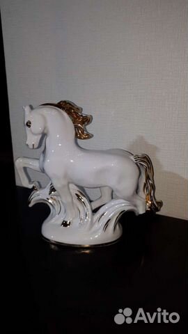 Статуэтки лфз.Конь Огонь лфз,фарфор