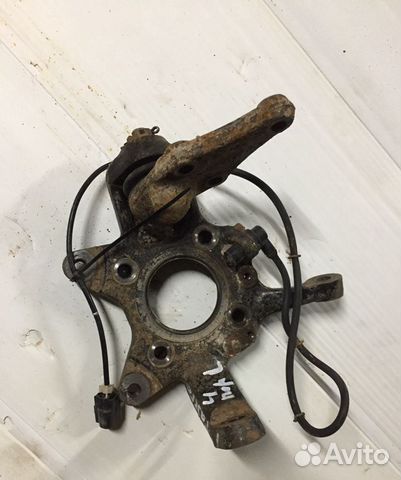 Кулак поворотный левый Mitsubishi Pajero 4