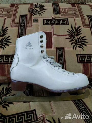 Коньки фигурные 42 размер