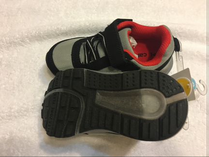 Кроссовки sneakers carters 24-30 новые