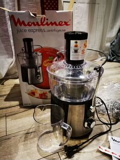 Соковыжималка центробежная Moulinex Juice Express
