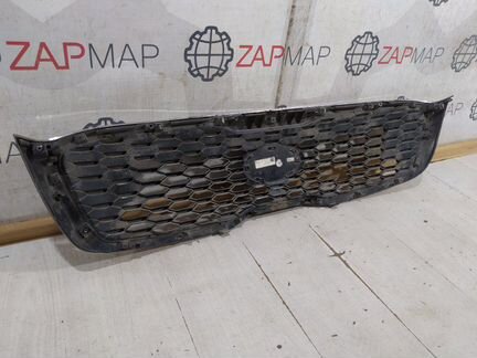 Решетка радиатора передняя Kia Sorento UM