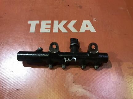 Топливная рампа без форсунок от рено Сандеро 2