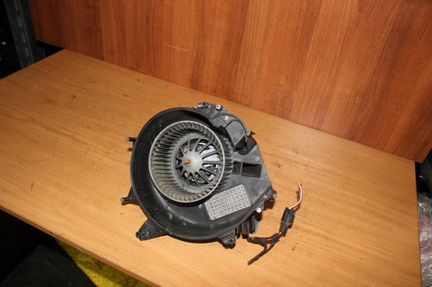 Моторчик отопителя 5HL351321541 Bmw 7-Series F01