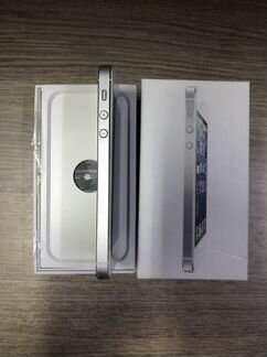iPhone 5 32gb silver в отлч состоянии