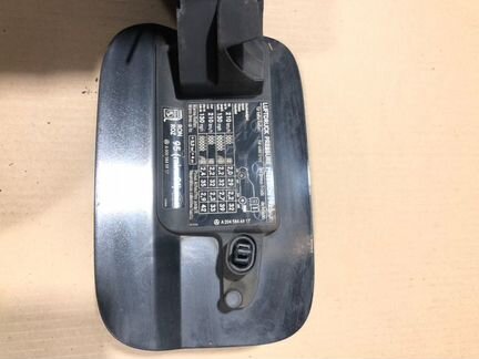 Лючок бензобака Mercedes-Benz C-Class W204