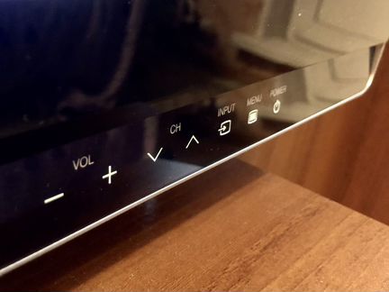 Телевизор Sharp Aquos 40 дюймов LC-40LE830RU