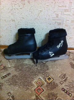 Детские ледовые коньки