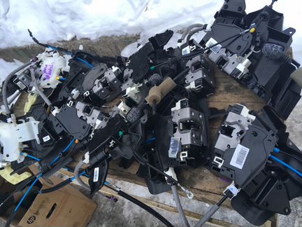 Mercedes w204 w212 x204 замок двери