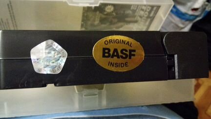 Видеокассета VHS Джуманджи на англ.яз. с русск.суб