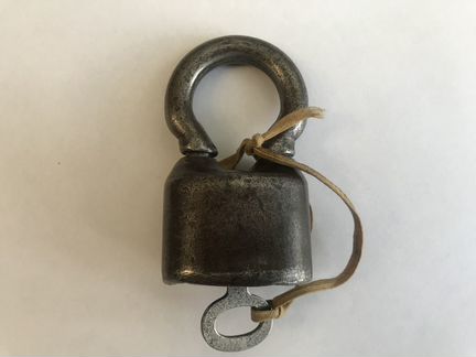 Антикварный замок