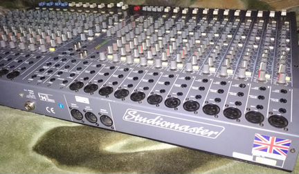 Studiomaster trilogy 326 Микшер